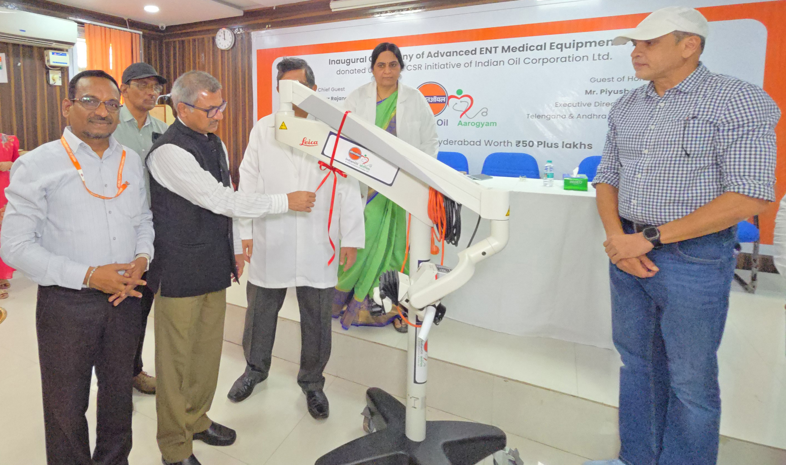 Mr Piyush Mital, ED, IOCL; Dr Anand Acharya, Superintendent, ENT Koti, Mr Khailashnath, DGM HR & CSR along with Mujtaba Hasan Askari of Helping Hand Foundation.