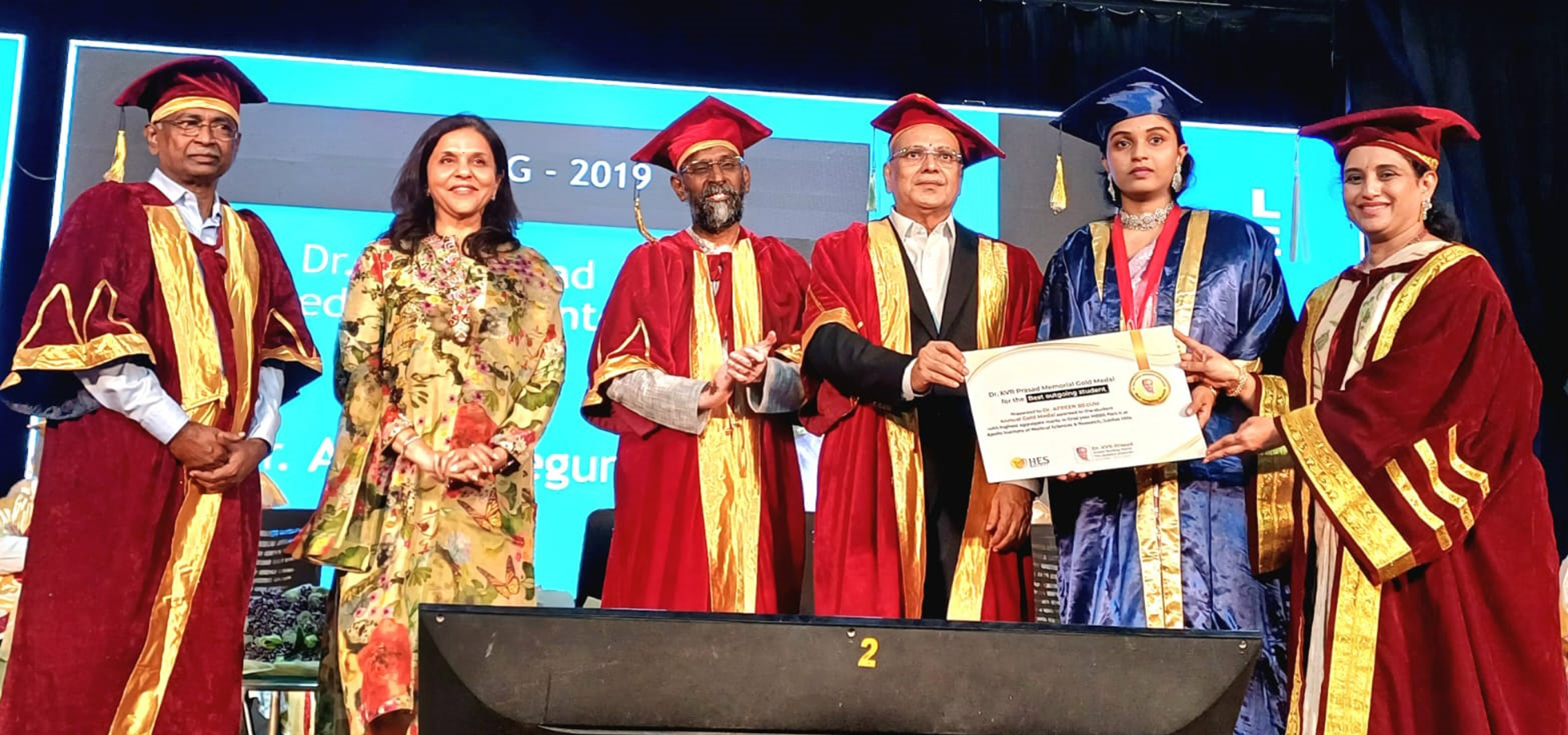 (L-R) Dr K. Manohar, Dean, AIMSR; Guest of Honour Dr Sangita Reddy, Joint Managing Director, Apollo Hospitals Group; Chief Guest Prof. B S Murty, Director, Indian Institute of Technology, Hyderabad; Guest of Honour Dr. P V Nanda Kumar Reddy, Vice Chancellor, Kaloji Narayana Rao University of Health Sciences; & Ms Aparna Reddy, COO, AIMSR; presenting the prestigious Chairman’s medal Dr Pratap C Reddy’s Gold medal and Dr. K V R Prasad Memorial Gold Medal (The award instituted in the memory of Senior Physician Late Dr K.V.R. Prasad) for the best outgoing Undergraduate student was awarded to Ms. Afreen Begum, at the Graduation Ceremony hosted by the Apollo Institute of Medical Sciences and Research; today at Bhavanam Venkatram Auditorium, Dr BR Ambedkar Open University, Jubilee Hills.